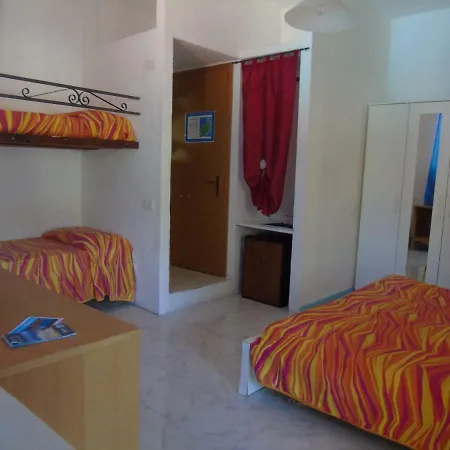 Saracina Hotell 3*